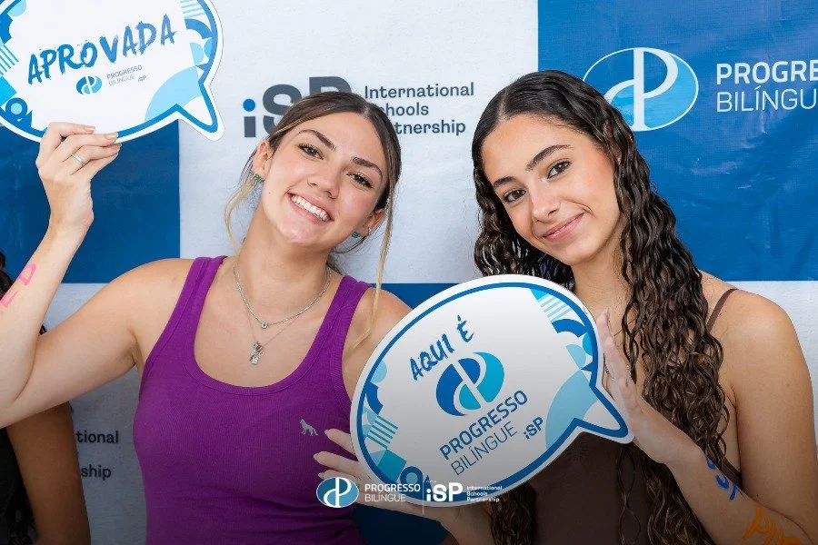 Celebrando as conquistas universitárias no Progresso Bilíngue Taquaral 